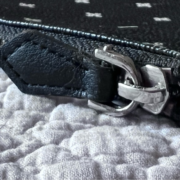 Givenchy Classic Clutch EUC - Picture 11 of 12